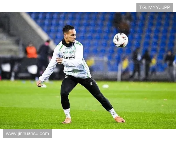 西甲-进球大战！安东尼闪击费兰半场戴帽 巴萨5-3贝蒂斯